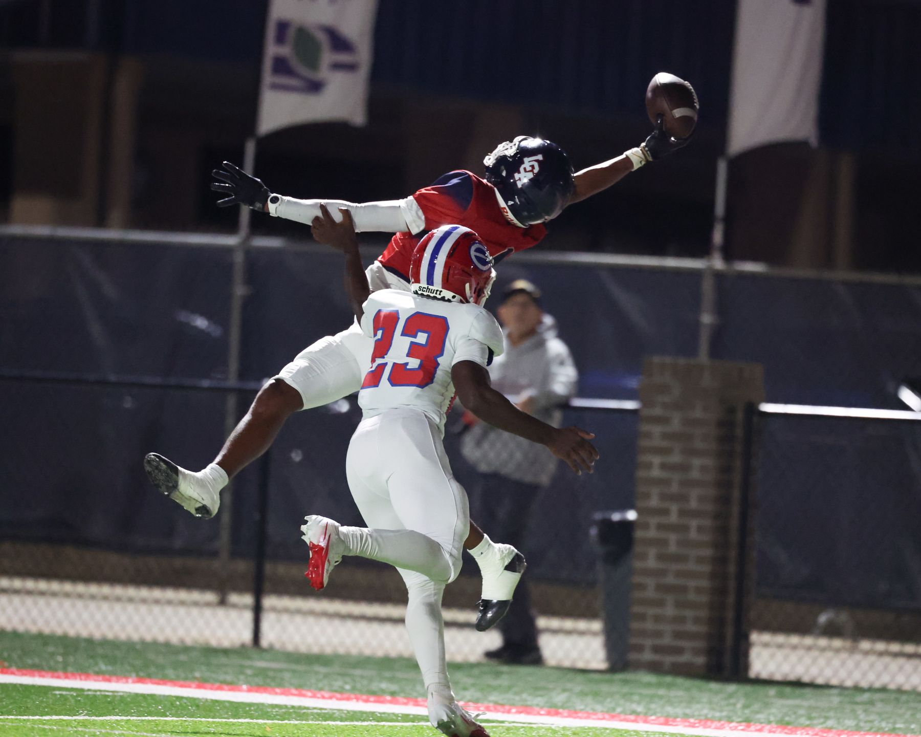 Knights receiver making a one-handed catch